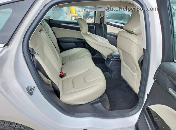 3FA6P0K92GR235520 2016 FORD FUSION Белый Вид задних сидений