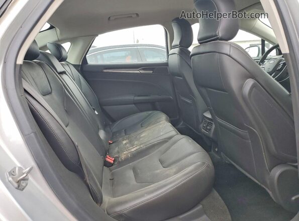 3FA6P0K93GR360896 2016 FORD FUSION Silver Vista de los asientos traseros