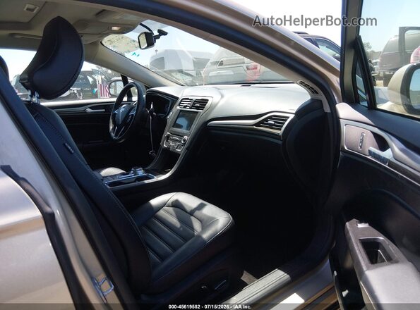 3FA6P0LU0HR275616 2017 FORD FUSION HYBRID Beige Вид салону спереду