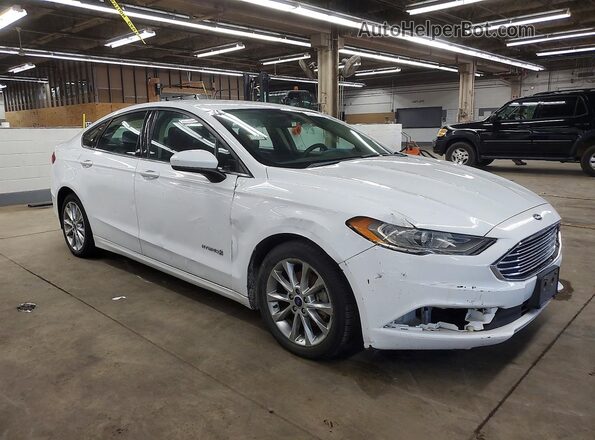 3FA6P0LU0HR323342 2017 FORD FUSION White Przód prawy