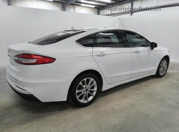3FA6P0LU0LR240132 2020 FORD FUSION Белый 
