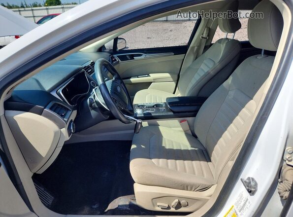 3FA6P0LU2JR235110 2018 FORD FUSION White Вид салону спереду