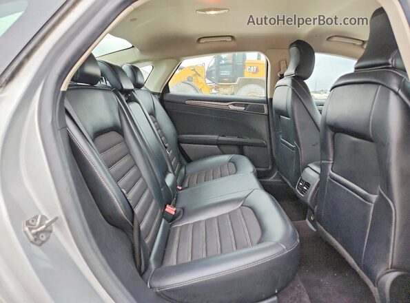3FA6P0LU3HR325246 2017 FORD FUSION Серебряный Вид задних сидений