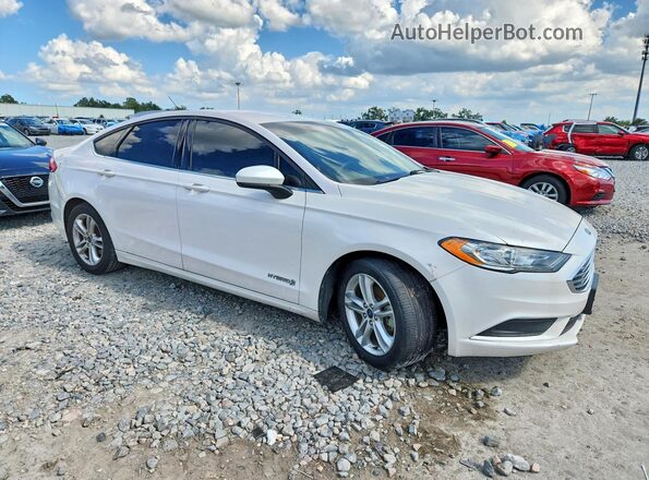 3FA6P0LU3JR174902 2018 FORD FUSION White Front right