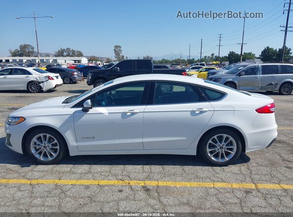 3FA6P0LU3KR258252 2019 FORD FUSION HYBRID White 360 interior view