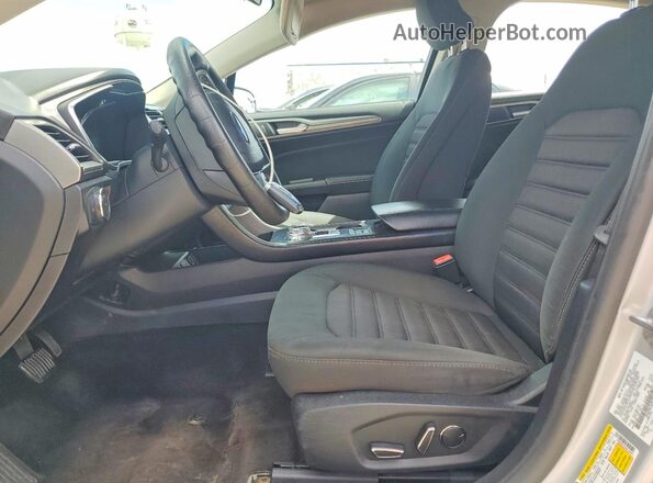 3FA6P0LU4JR139947 2018 FORD FUSION Silver Вид салону спереду