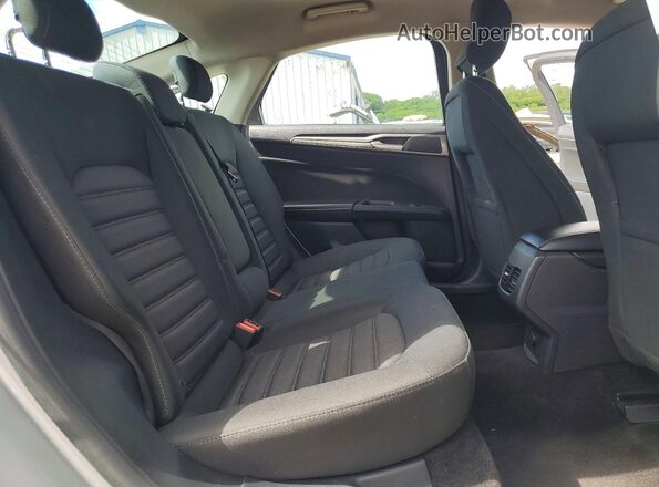 3FA6P0LU4JR139947 2018 FORD FUSION Silver Вид задніх сидінь