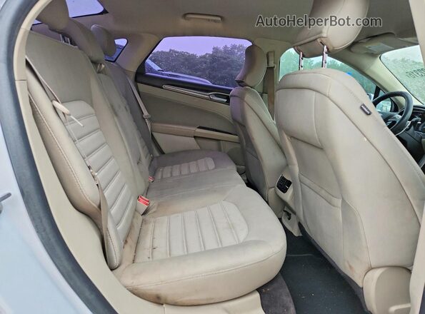 3FA6P0LU4JR261157 2018 FORD FUSION White Vista de los asientos traseros