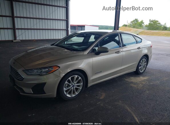 3FA6P0LU4KR115746 2019 FORD FUSION HYBRID Gold Առջևի ձախ երեք քառորդ տեսարան