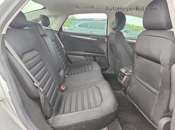3FA6P0LU5GR403802 2016 FORD FUSION Silver Vista de los asientos traseros