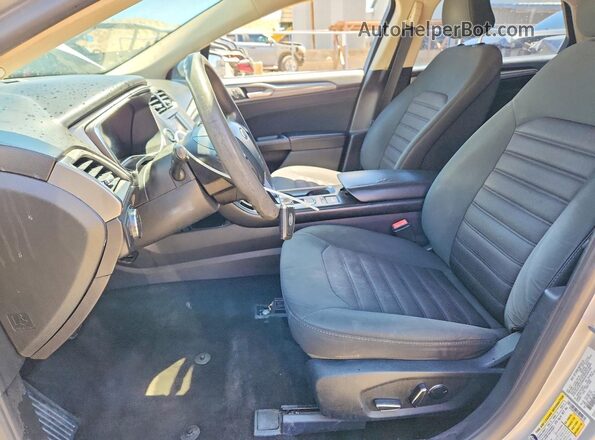 3FA6P0LU5JR139942 2018 FORD FUSION Silver Вид салону спереду