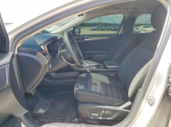 3FA6P0LU5JR158734 2018 FORD FUSION Silver Front interior view