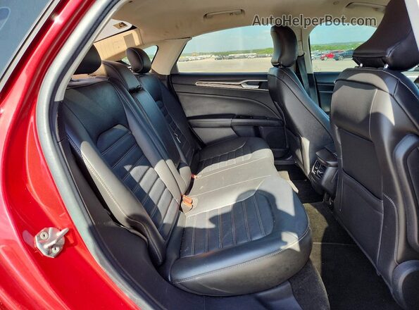 3FA6P0LU6GR304549 2016 FORD FUSION Red Vista de los asientos traseros