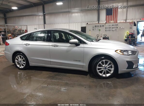 3FA6P0LU6KR115747 2019 FORD FUSION HYBRID Silver Rear interior view