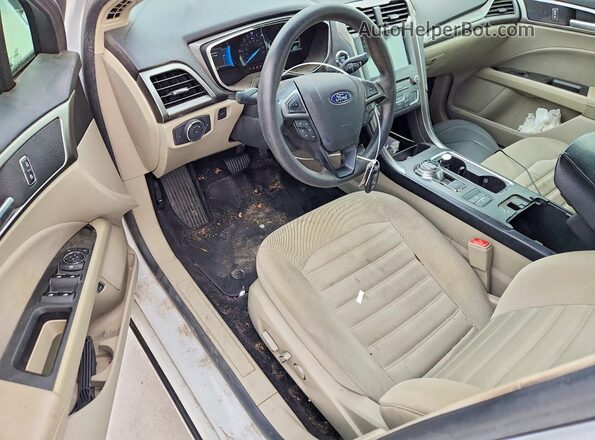3FA6P0LU7JR286750 2018 FORD FUSION White Vista del salpicadero