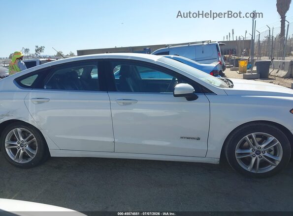 3FA6P0LU8JR269651 2018 FORD FUSION HYBRID White Вид задньої частини салону