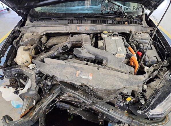 3FA6P0LU8LR263710 2020 FORD FUSION Gray Vista interior trasera
