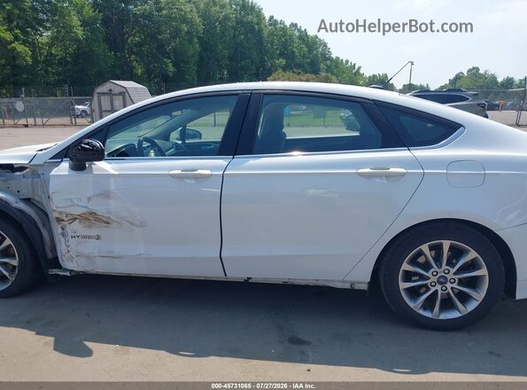 3FA6P0LU9HR158374 2017 FORD FUSION HYBRID White Вид задньої частини салону