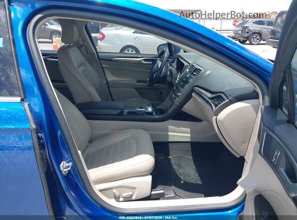 3FA6P0LU9HR167463 2017 FORD FUSION HYBRID Blue Вид салону спереду