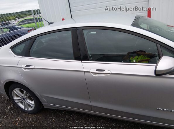 3FA6P0LU9JR111853 2018 FORD FUSION HYBRID Silver Вид задньої частини салону