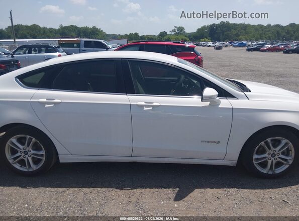 3FA6P0LU9JR253748 2018 FORD FUSION HYBRID White Rear interior view