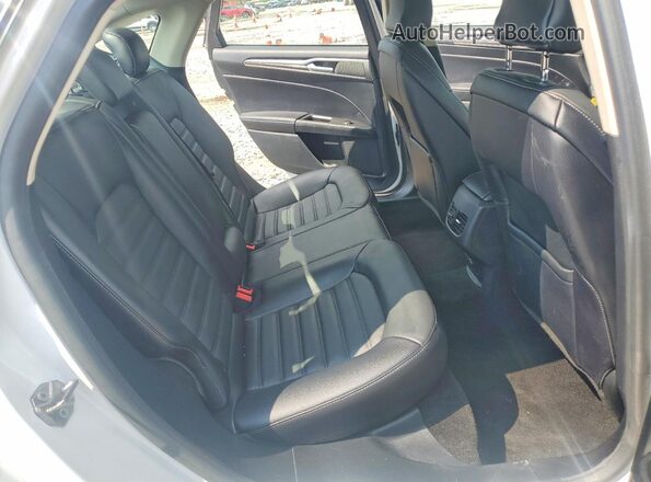 3FA6P0LUXHR410097 2017 FORD FUSION White Widok tylnych siedzeń