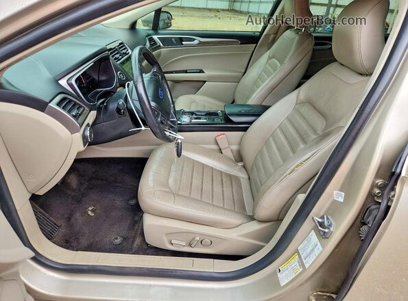 3FA6P0LUXJR259042 2018 FORD FUSION Бежевый Вид салона спереди