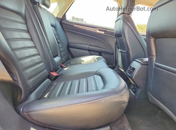 3FA6P0PU3JR187529 2018 FORD FUSION White Widok tylnych siedzeń