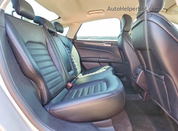 3FA6P0PU9JR110583 2018 FORD FUSION Silver უკანა სავარძლების ხედი