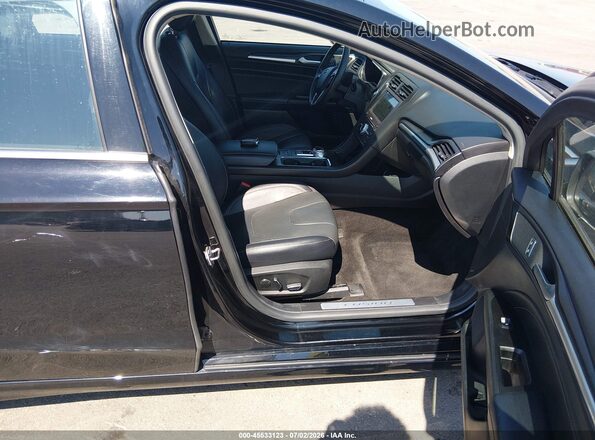 3FA6P0RU3JR248357 2018 FORD FUSION HYBRID Black Front interior view