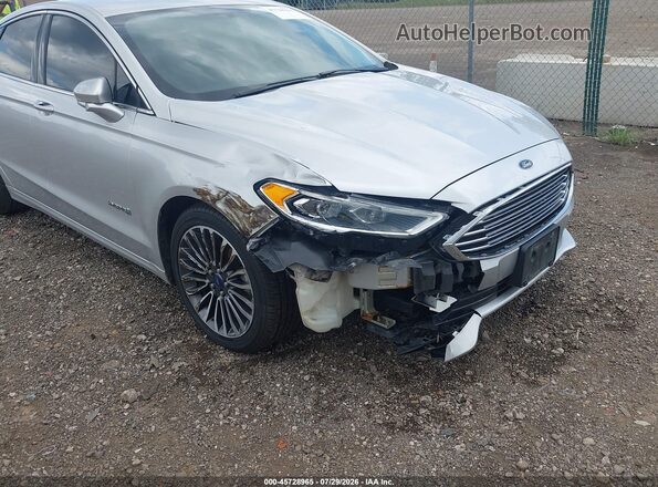 3FA6P0RU5HR128974 2017 FORD FUSION HYBRID Серебряный Вид спереди