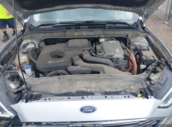 3FA6P0RU5HR128974 2017 FORD FUSION HYBRID Серебряный Вид сзади