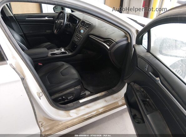 3FA6P0RU5HR323201 2017 FORD FUSION HYBRID Белый Вид салона спереди