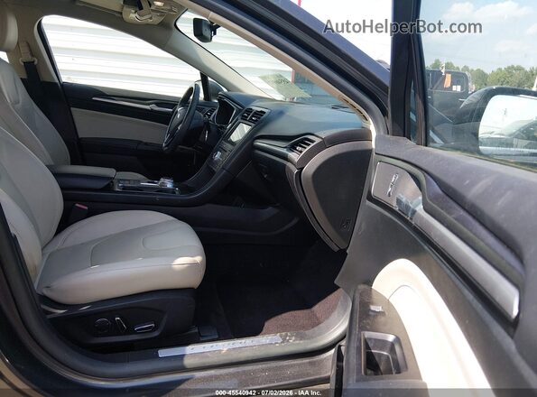 3FA6P0RU6HR301661 2017 FORD FUSION HYBRID Серый Вид салона спереди