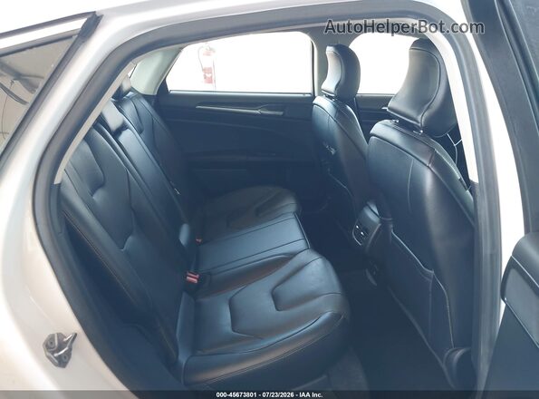 3FA6P0RU7JR132417 2018 FORD FUSION HYBRID White VIN կոդի պիտակի տեսք