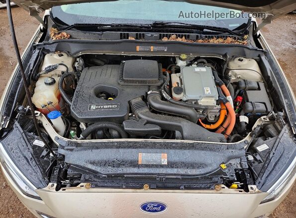 3FA6P0RUXJR120889 2018 FORD FUSION Beige Вид задньої частини салону
