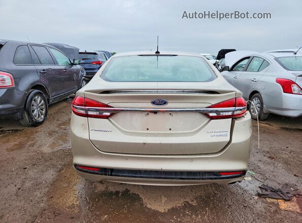 3FA6P0RUXJR120889 2018 FORD FUSION Beige Вид ззаду