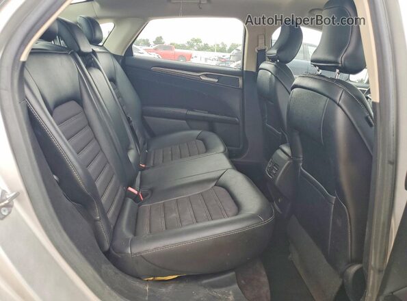 3FA6P0T92HR145817 2017 FORD FUSION Silver Հետևի նստատեղերի տեսք