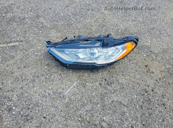 3FA6P0T92LR150217 2020 FORD FUSION Gray Widok komory silnika