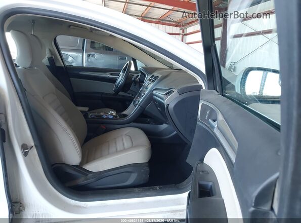 3FA6P0UU0JR243642 2018 FORD FUSION HYBRID White Vista interior delantera
