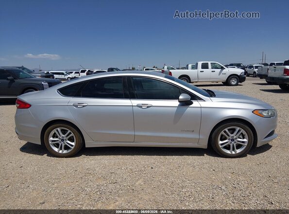 3FA6P0UU3JR100183 2018 FORD FUSION HYBRID Silver Սալոնի հետևի տեսք