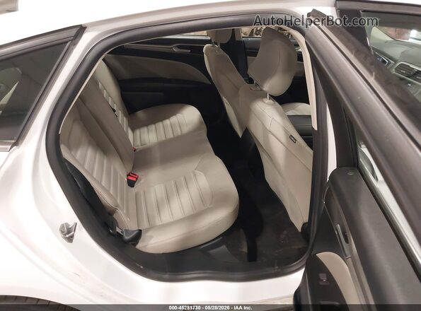 3FA6P0UU3JR123012 2018 FORD FUSION HYBRID White VIN կոդի պիտակի տեսք