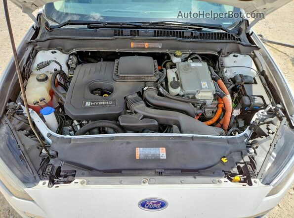 3FA6P0UU3JR204396 2018 FORD FUSION White Вид задньої частини салону