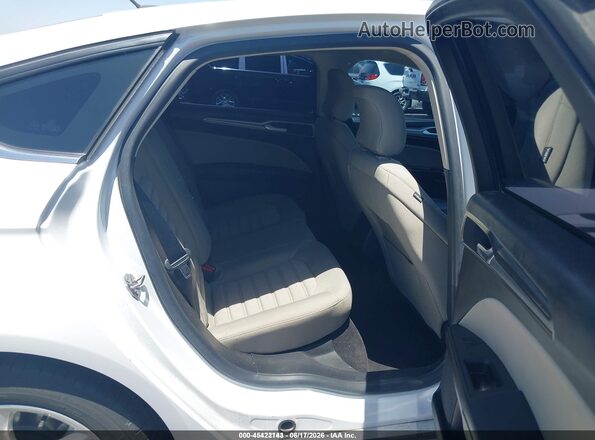 3FA6P0UU3JR212742 2018 FORD FUSION HYBRID White Widok naklejki z numerem VIN