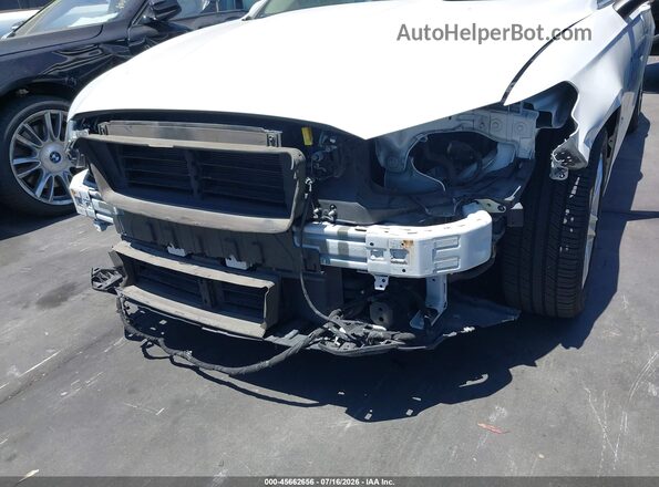 3FA6P0UU3JR233879 2018 FORD FUSION HYBRID White Widok z przodu