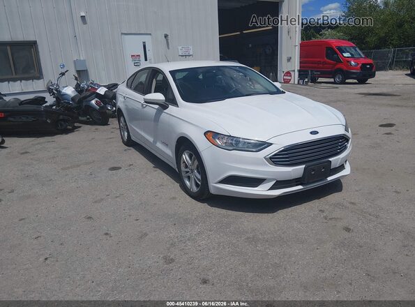 3FA6P0UU3JR281981 2018 FORD FUSION HYBRID White Rear interior view