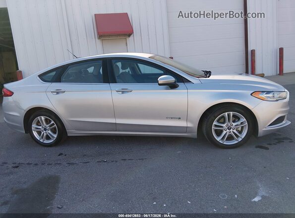3FA6P0UU4JR271606 2018 FORD FUSION HYBRID Silver Rear interior view