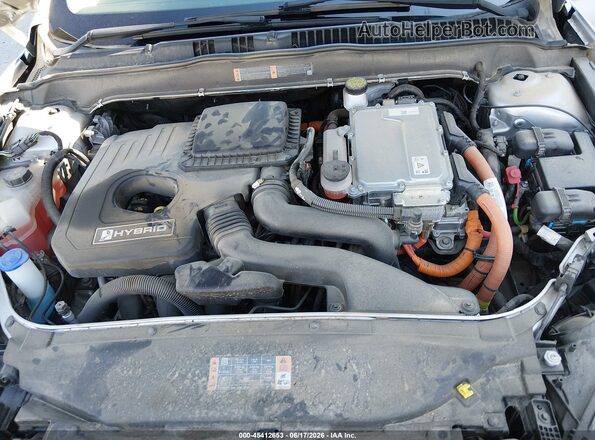 3FA6P0UU4JR271606 2018 FORD FUSION HYBRID Silver Rear view