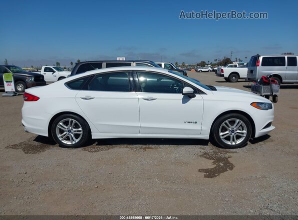 3FA6P0UU5JR254555 2018 FORD FUSION HYBRID White Սալոնի 360 աստիճան տեսք
