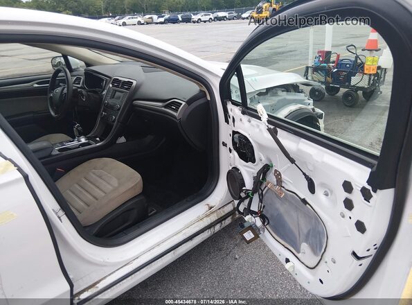 3FA6P0UU7JR100445 2018 FORD FUSION HYBRID White Widok wnętrza z przodu